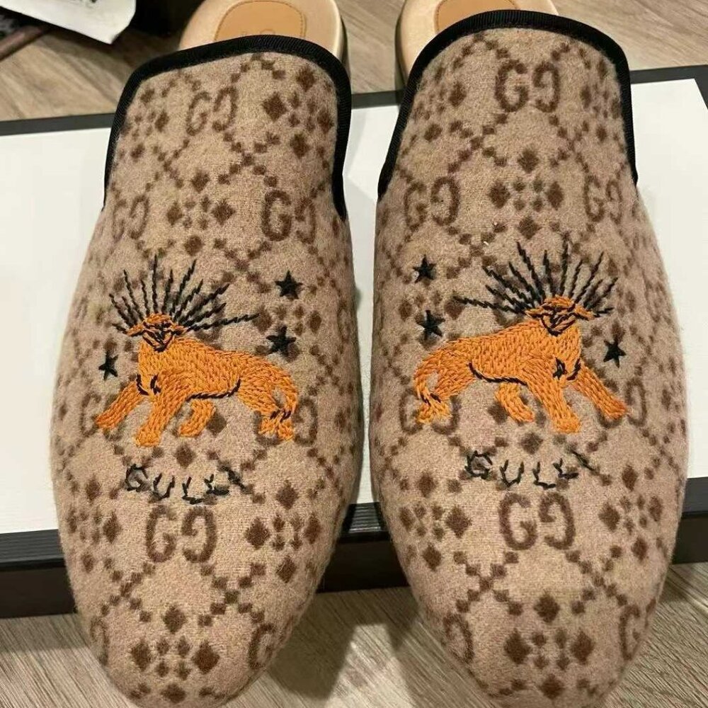 NIB Authentic Gucci GG Wool Mules NWT - image 2